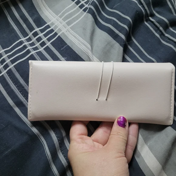 JINS White Eyewear Case - Picture 4 of 5
